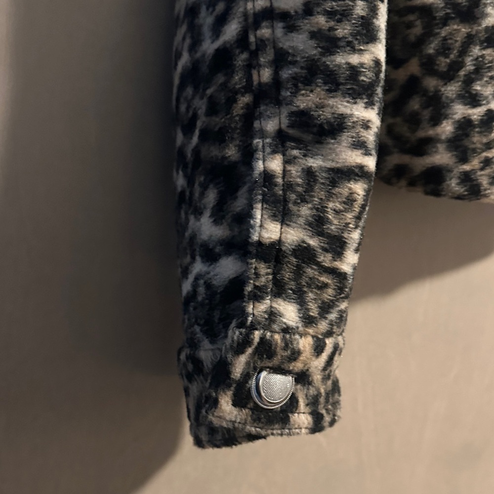 H&M Leopard Print Jacket - Picture 3 of 4